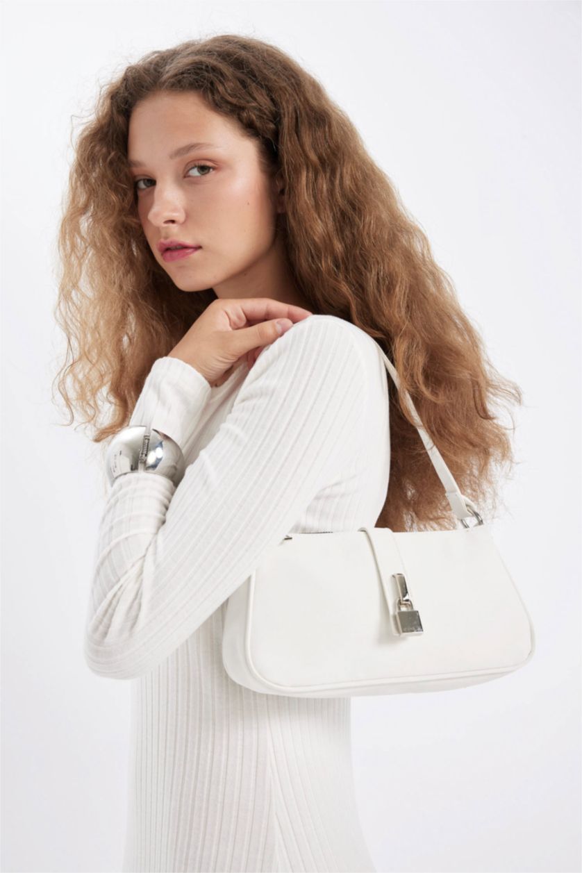 Woman White Woman Faux Leather Shoulder Bag