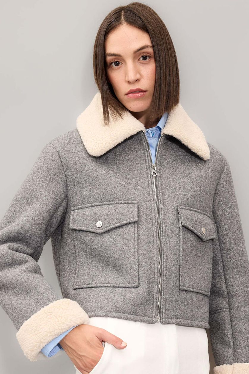 Kadın Gri Suni Kürklü Polo Yaka Kısa Kaşe Kaban Fermuarlı Cepli Pelüş Astarlı
