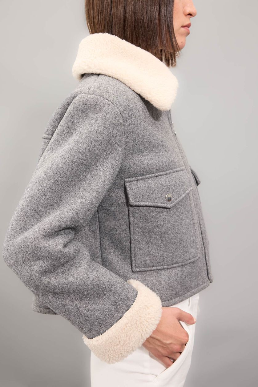 Kadın Gri Suni Kürklü Polo Yaka Kısa Kaşe Kaban Fermuarlı Cepli Pelüş Astarlı