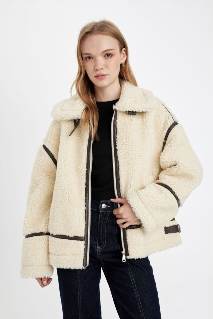 Kadın Ekru Pelüş Suni Kürk Mont Polo Yaka Fermuarlı Cepli