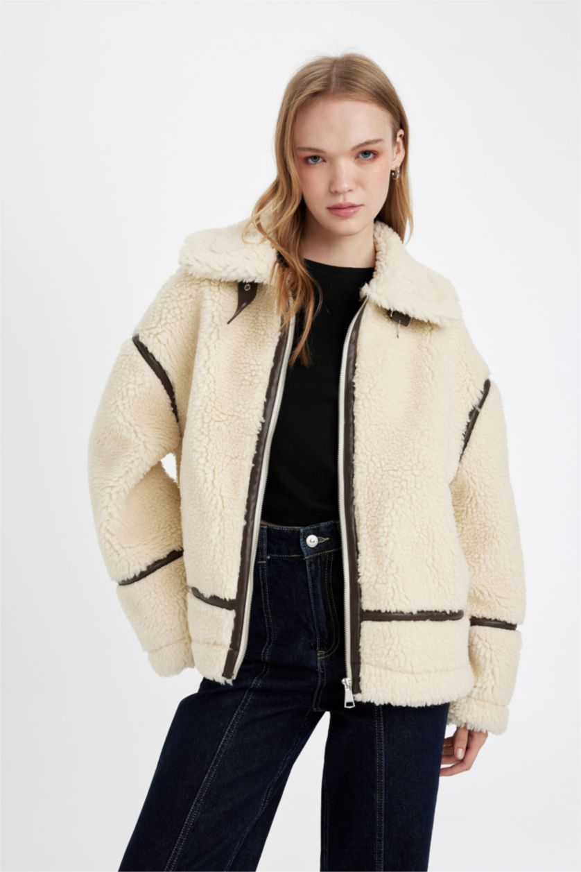 Kadın Ekru Pelüş Suni Kürk Mont Polo Yaka Fermuarlı Cepli
