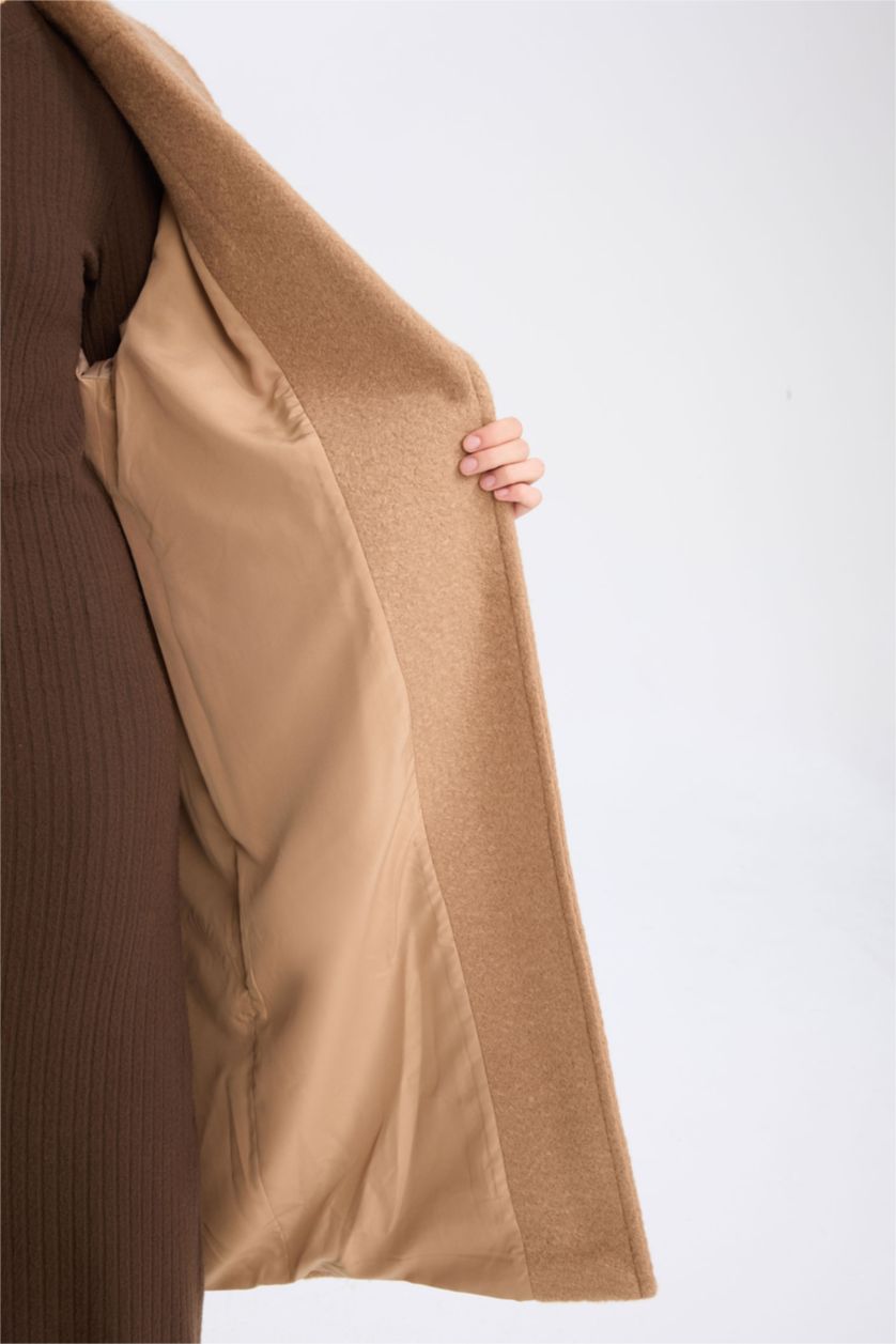 Kadın Camel Regular Fit  Uzun Kaşe Kaban Apoletli Ceket Yaka Cepli Düğmeli
