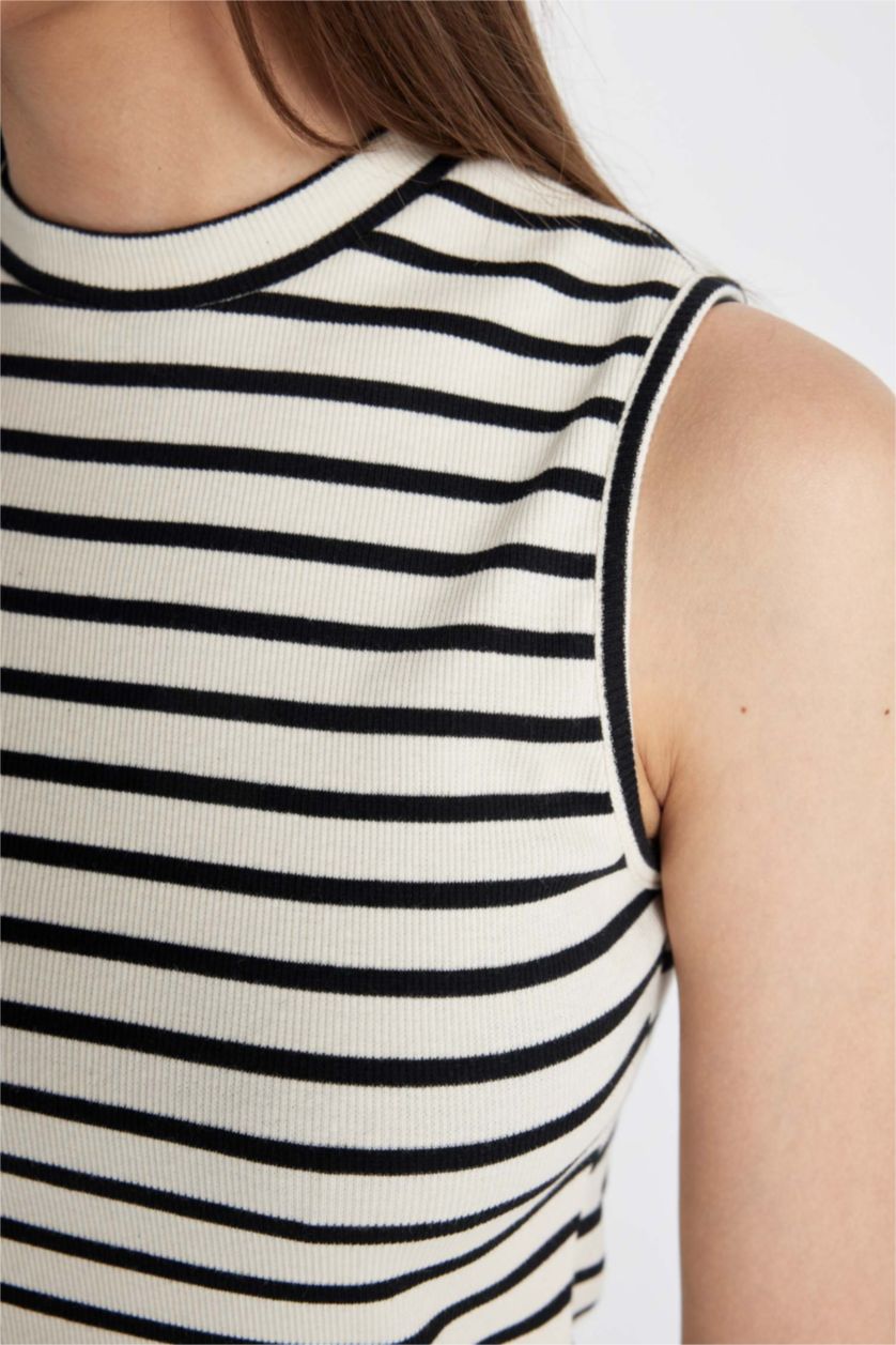 Kadın Siyah Bisiklet Yaka Fitilli Kaşkorse Çizgili Kolsuz Tişört