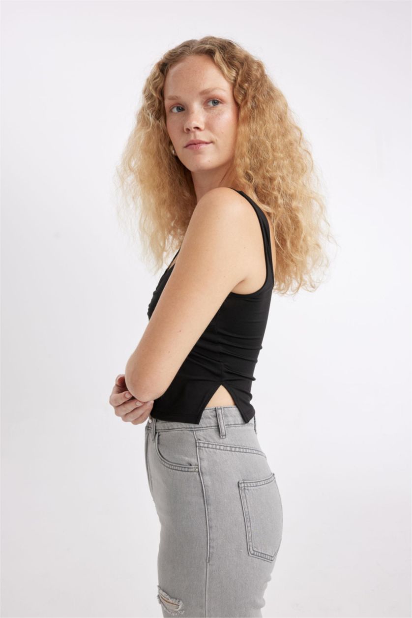 Kadın Siyah Fıtted Kalp Yaka Atlet