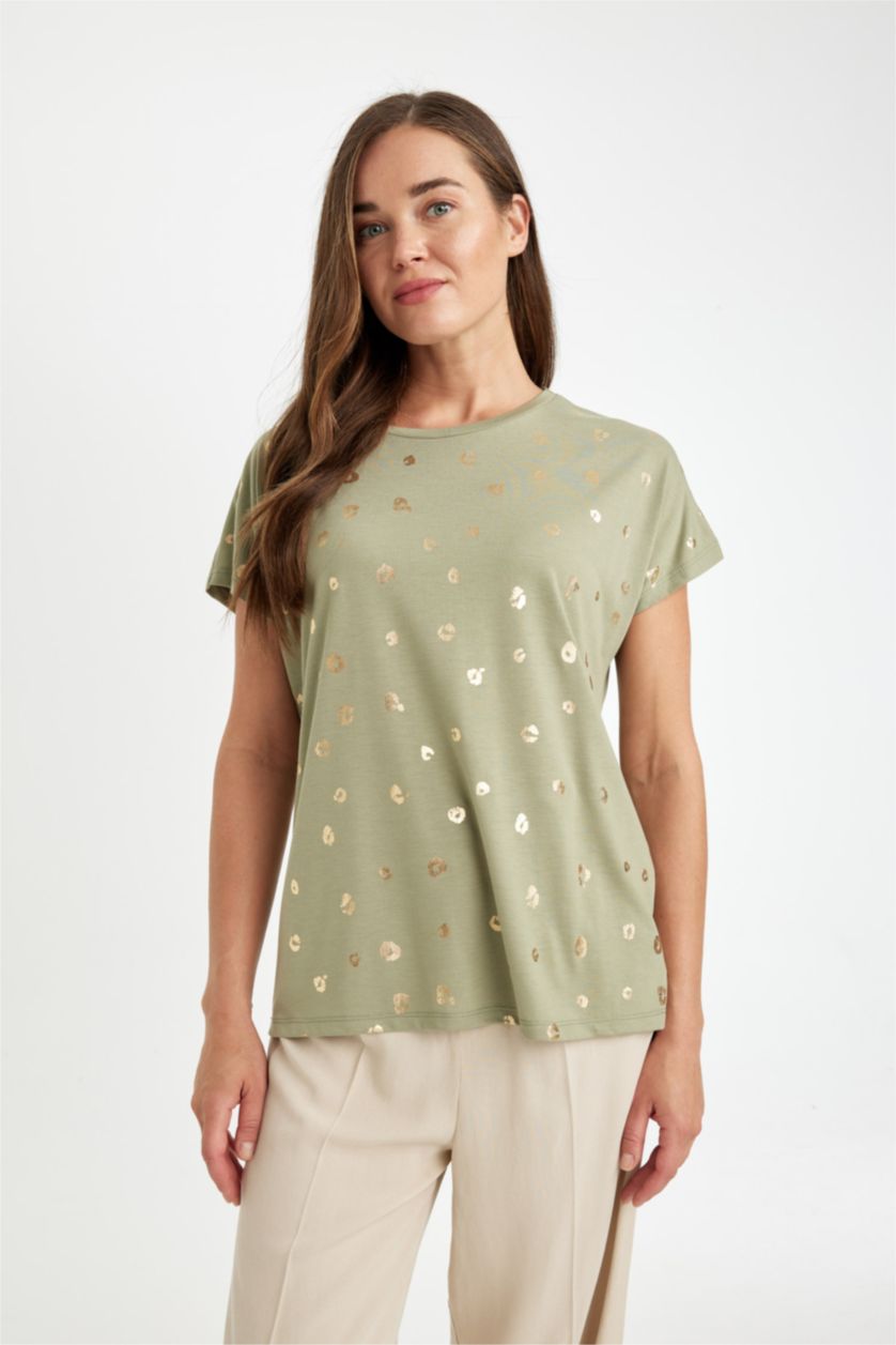 Kadın Açık Haki Regular Fit Bisiklet Yaka Parlak Baskılı Kısa Kollu Tişört