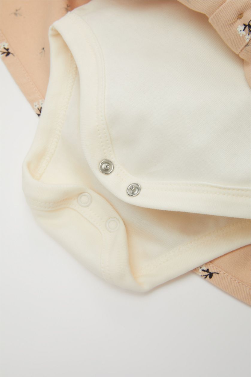 Kız Bebek Kırık Beyaz Kız Bebek 2'li Takım Uzun Kollu Çıtçıtlı Body Üst Çiçekli Düğmeli Elbise