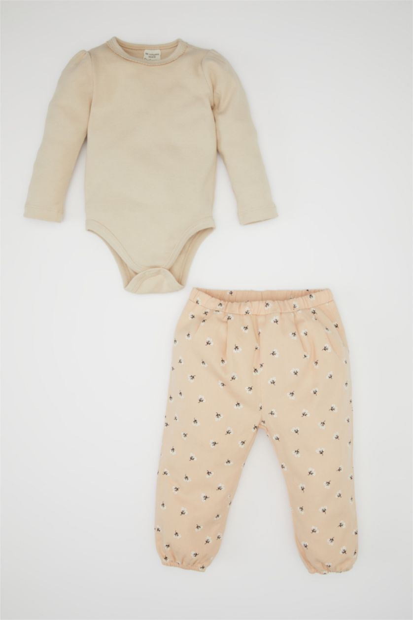 Kız Bebek Ekru 2'li Takım Twill Baskılı Uzun Kollu Çıtçıtlı Body Beli Lastikli Desenli Alt Kız Bebek