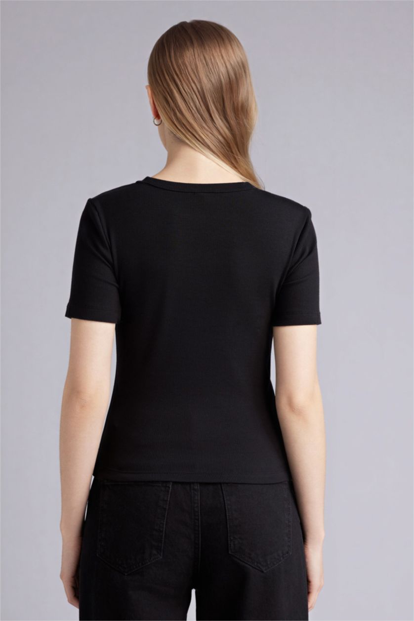 WOMAN Black Woman Short Sleeve T-Shirt