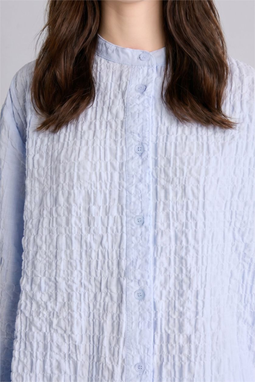 FEMME BLEU Clair Tunique bleu ciel en tissu froissé à manches longues et col rond Coupe décontractée