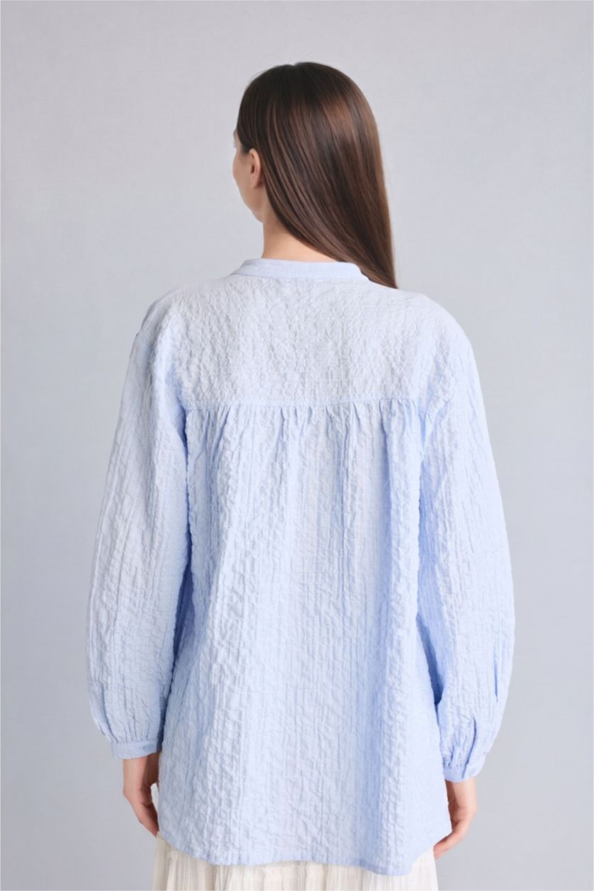 FEMME BLEU Clair Tunique bleu ciel en tissu froissé à manches longues et col rond Coupe décontractée