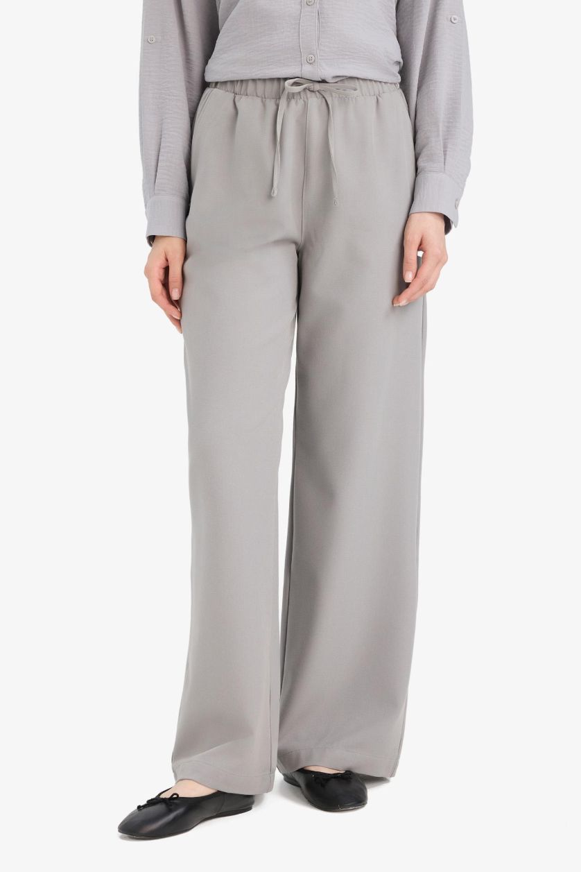 نساء رمادي فاتح بنطرون وايد ليج برجل واسع