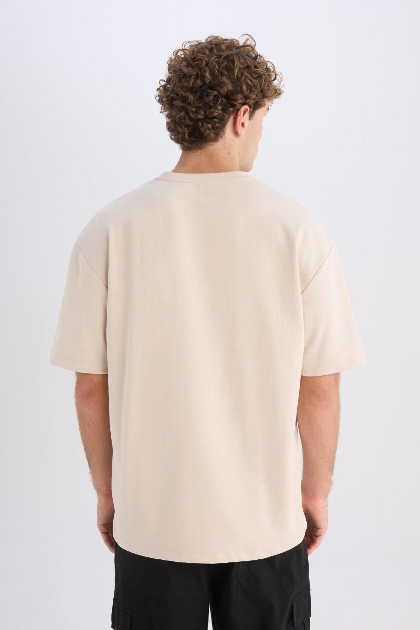 رجال اللون الرملي تيشيرت مطبوع أوفر سايز برقبة مستديرة