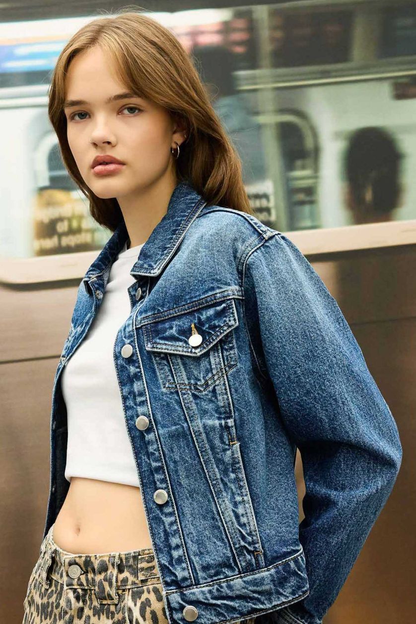 Kadın Mavi Regular Fit Düğmeli Yıkamalı Denim Ceket