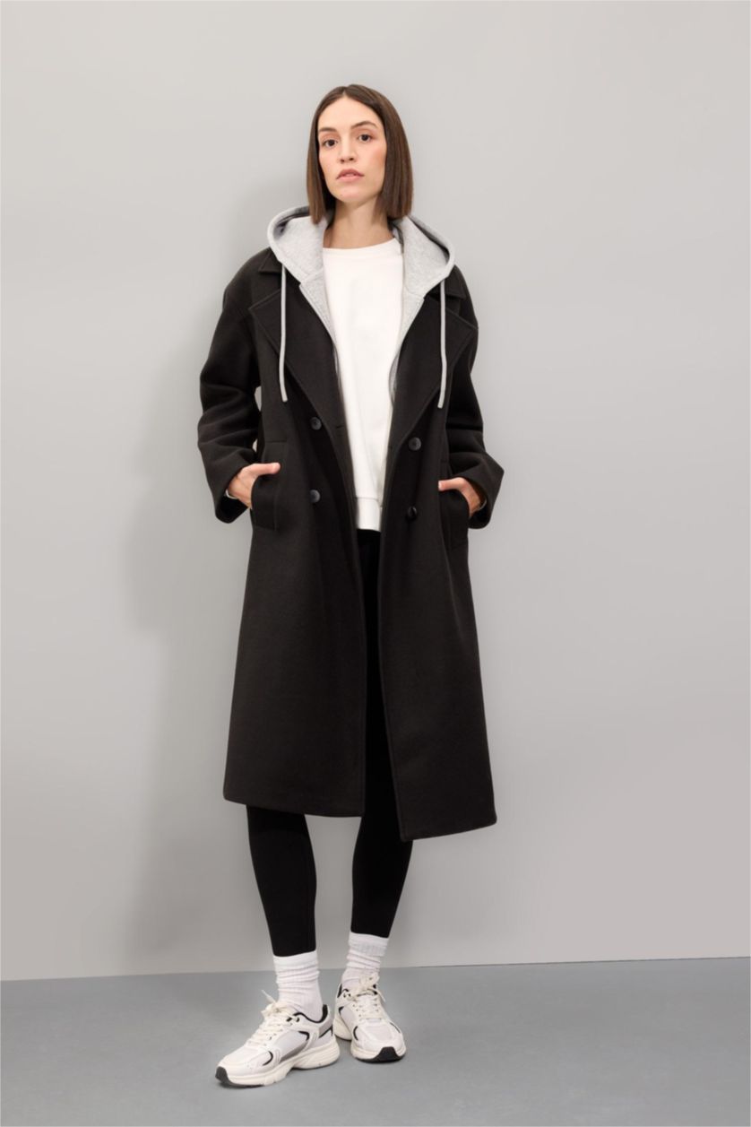 Kadın Siyah Regular Fit Kapüşonlu Düğmeli Kaşe Kaban 