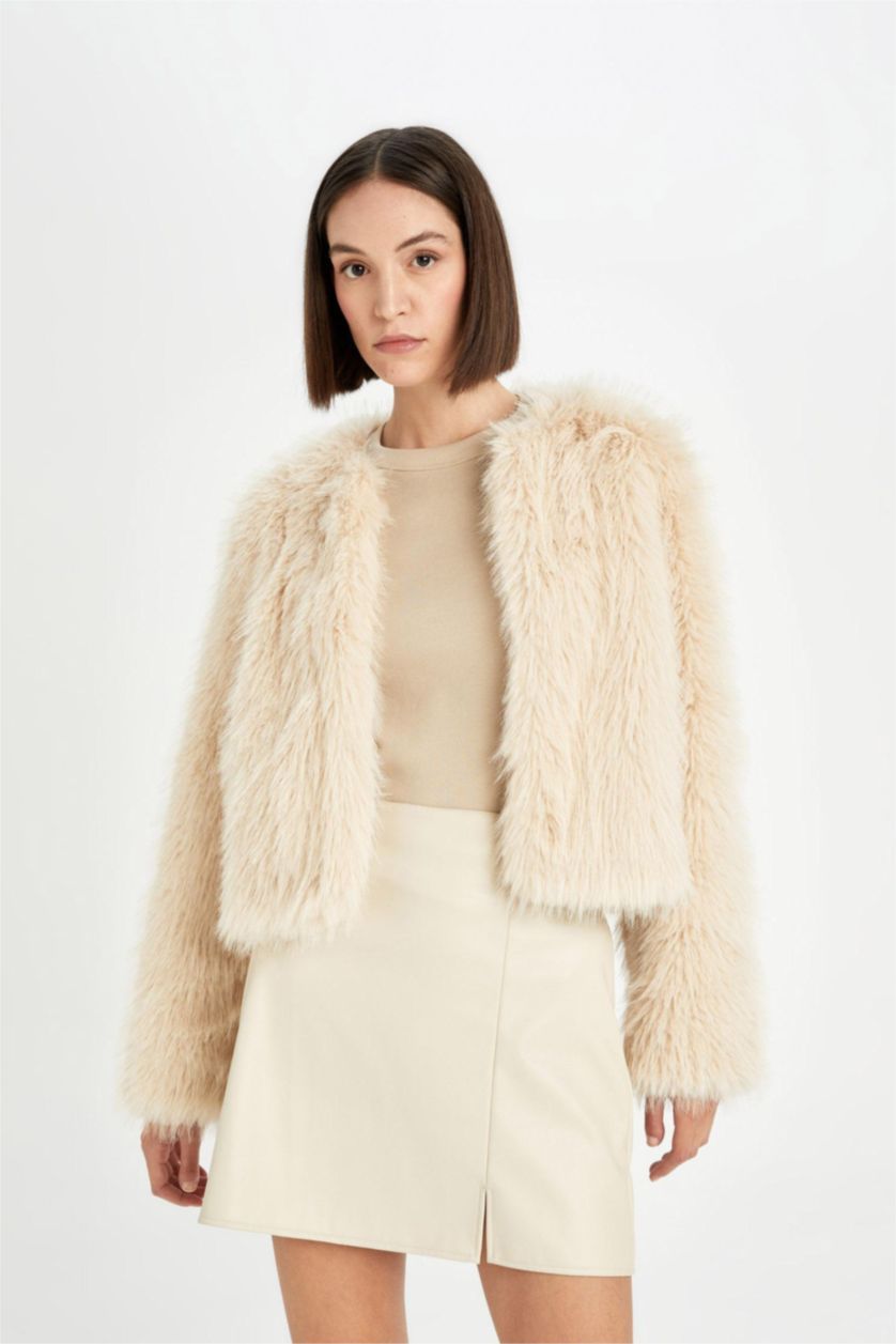 Kadın Ekru Relax Fit Kısa Suni Kürk Ceket Mont