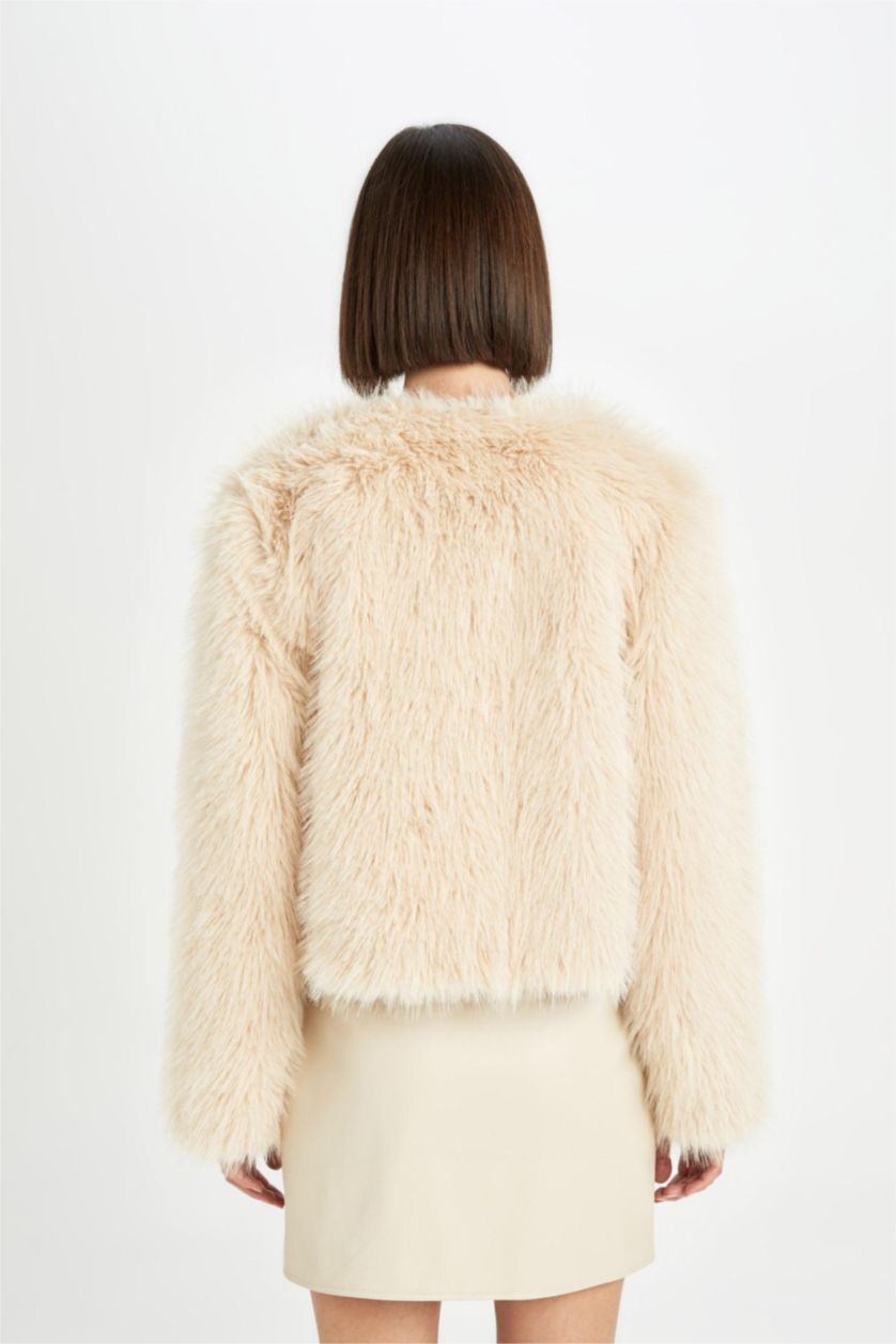 Kadın Ekru Relax Fit Kısa Suni Kürk Ceket Mont