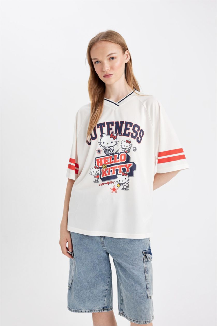 نساء اوف وايت تيشيرت نص كم واسع مطبوع برقبة V من هيلو كيتي