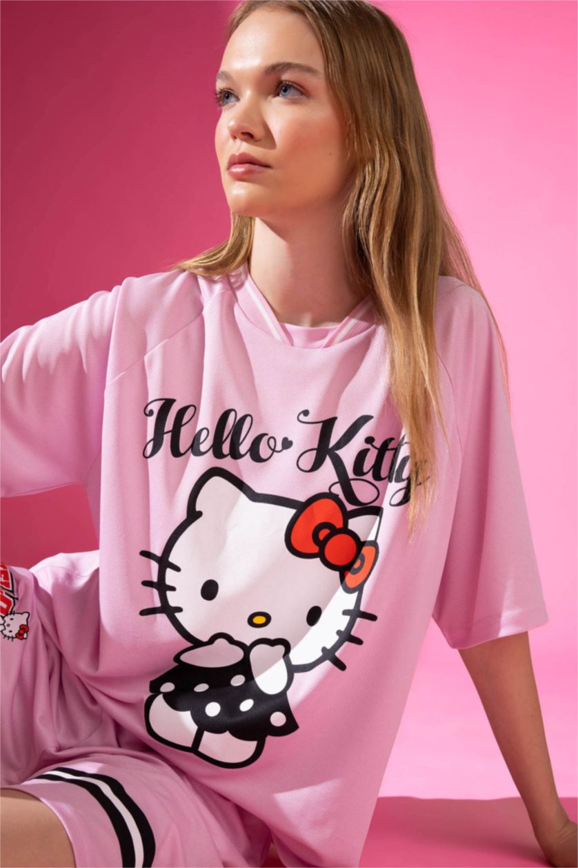 Woman Pink Hello Kitty Oversize Fit V-Neck Printed T-Shirt