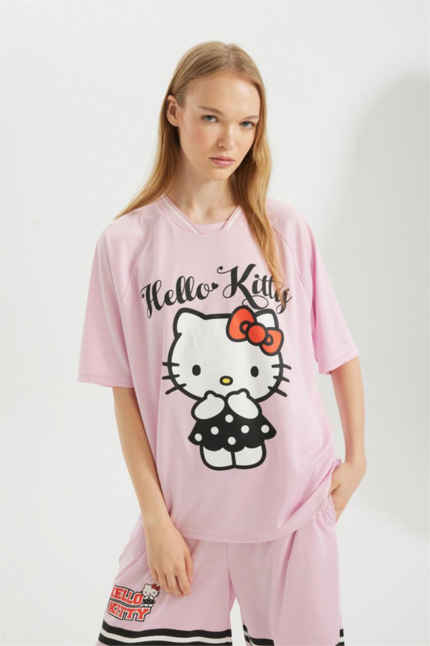 Woman Pink Hello Kitty Oversize Fit V-Neck Printed T-Shirt