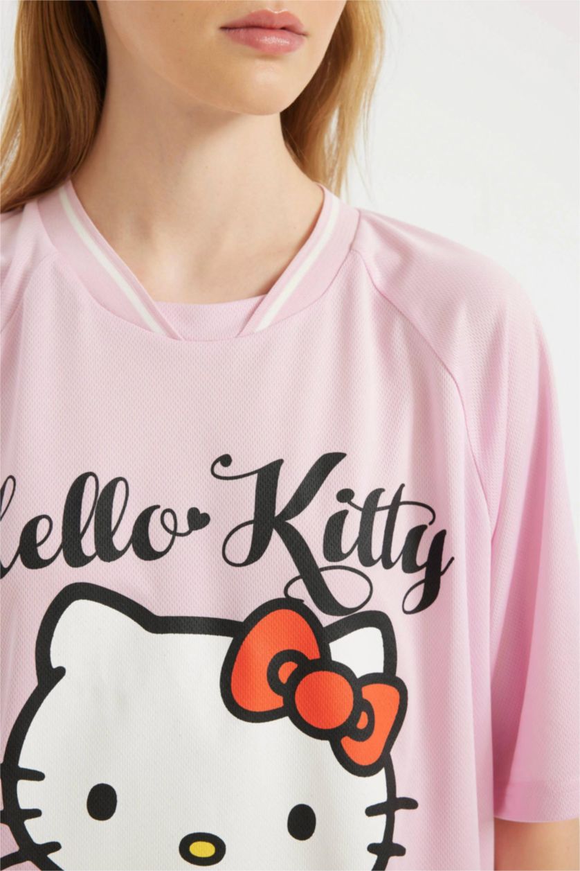 Woman Pink Hello Kitty Oversize Fit V-Neck Printed T-Shirt