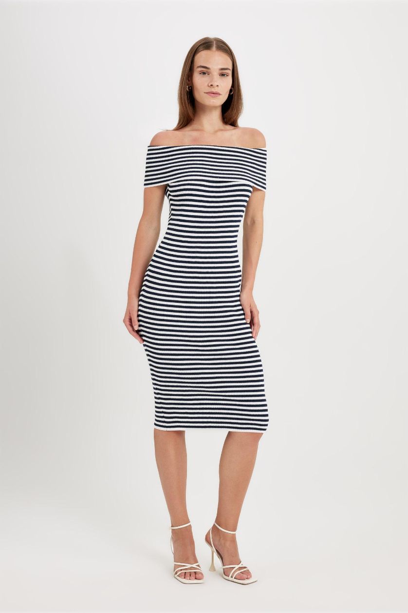 Kadın Lacivert Fitted Vücuda Oturan Çizgili Açık Omuz Triko Midi Elbise