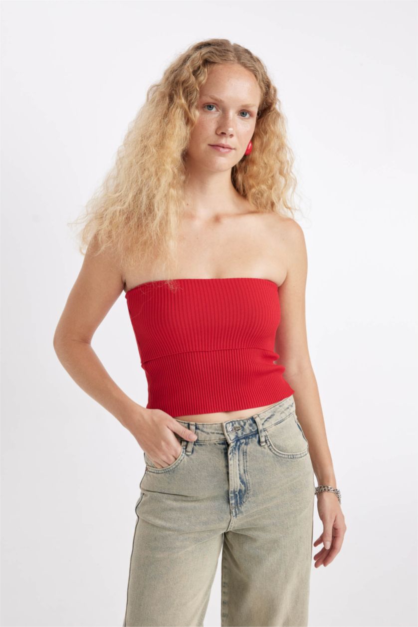 Woman Red Slim Fit Strapless CropTop