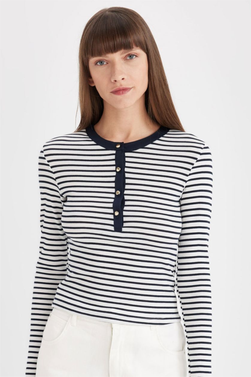 Kadın Lacivert Slim Fit Dar Kesim Bisiklet Yaka Çizgili Fitilli Kaşkorse Düğmeli Uzun Kollu Tişört