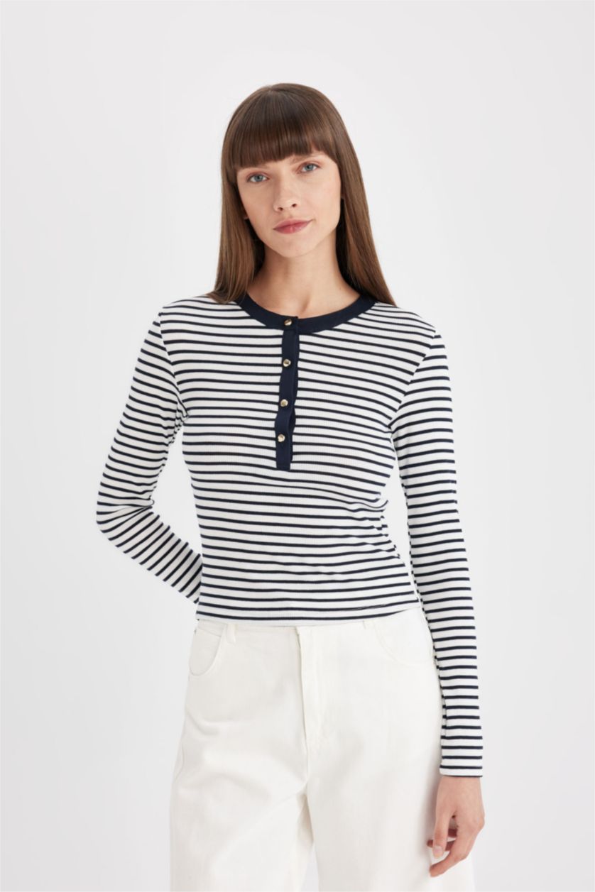 Kadın Lacivert Slim Fit Dar Kesim Bisiklet Yaka Çizgili Fitilli Kaşkorse Düğmeli Uzun Kollu Tişört