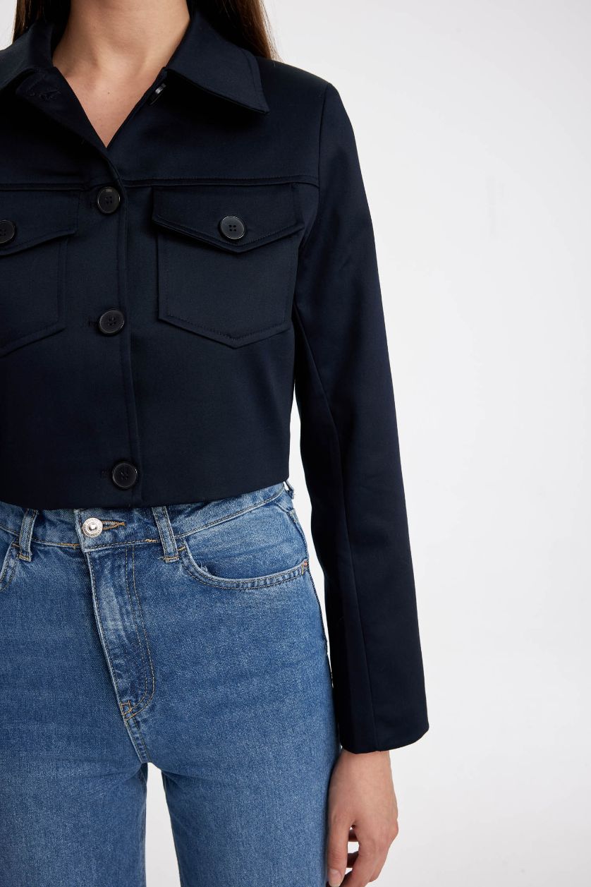 Kadın Lacivert Crop Gömlek Yaka Düğmeli Cep Detaylı Blazer Ceket