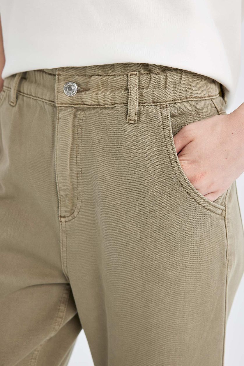 حريمي كاكي فاتح بنطلون جينز بيبرباج بخصر عادي