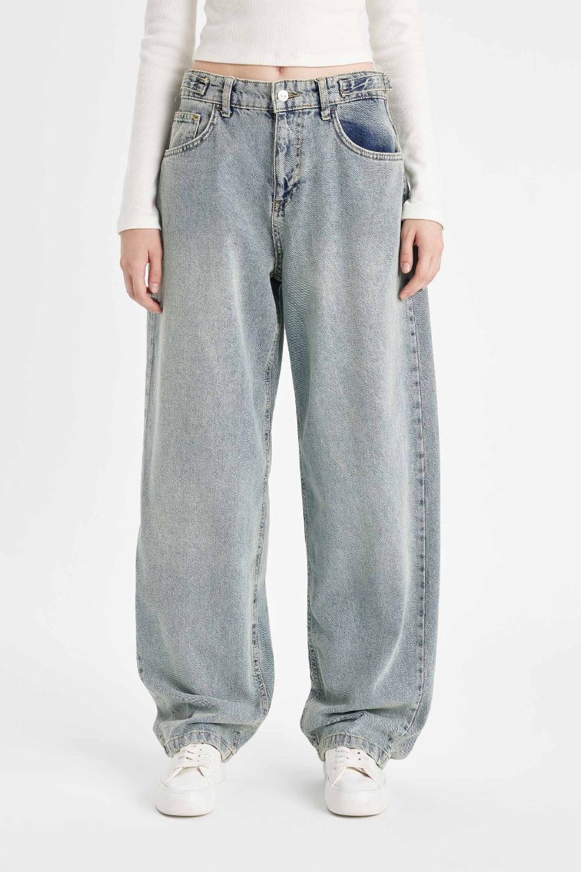 نساء نيلي فاتح سروال جينز باجي فيت بخصر عالي