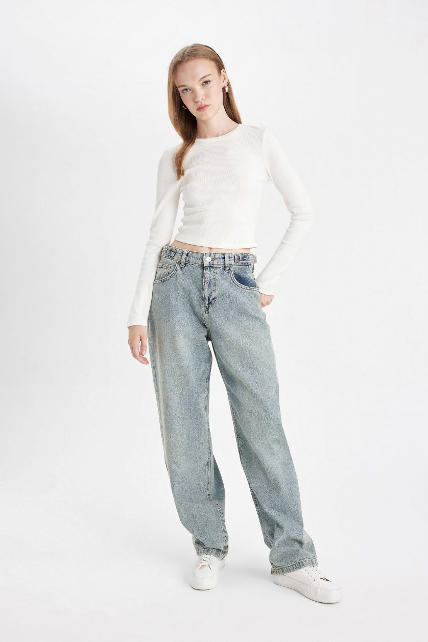 نساء نيلي فاتح سروال جينز باجي فيت بخصر عالي