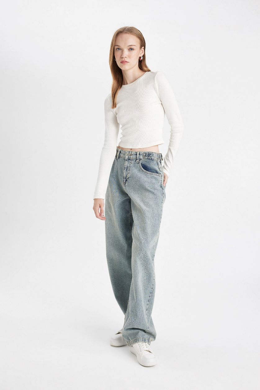 نساء نيلي فاتح سروال جينز باجي فيت بخصر عالي