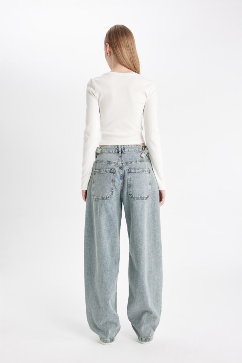 نساء نيلي فاتح سروال جينز باجي فيت بخصر عالي