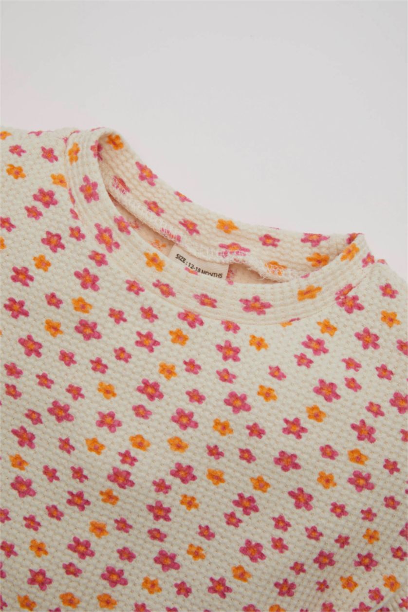 Kız Bebek Ekru Bisiklet Yaka Çiçekli Waffle Kısa Kollu Tişört Kız Bebek