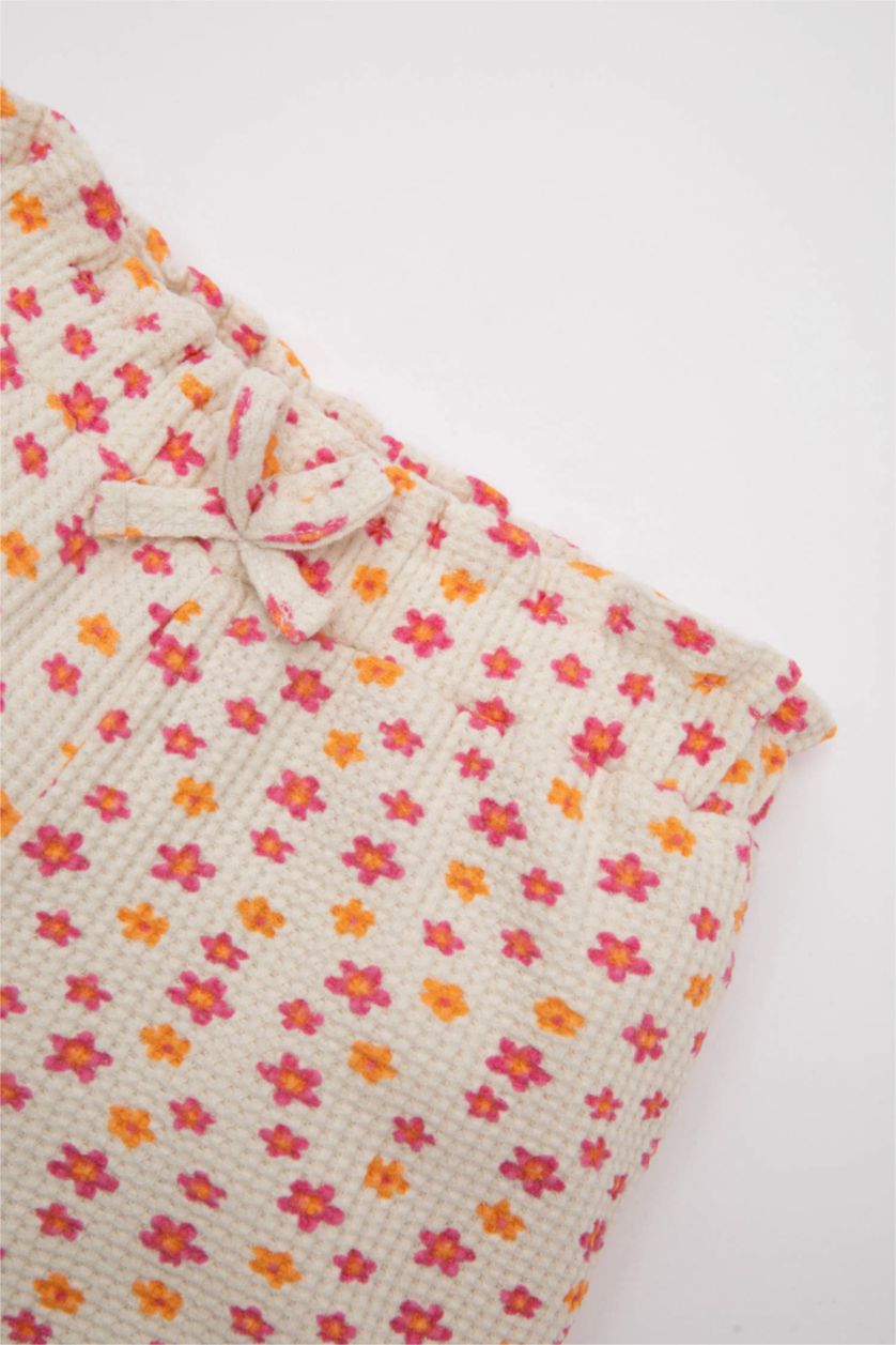 طفلة صغيرة بيج فاتح شورت فلورال وافل بيبي قصة عادية