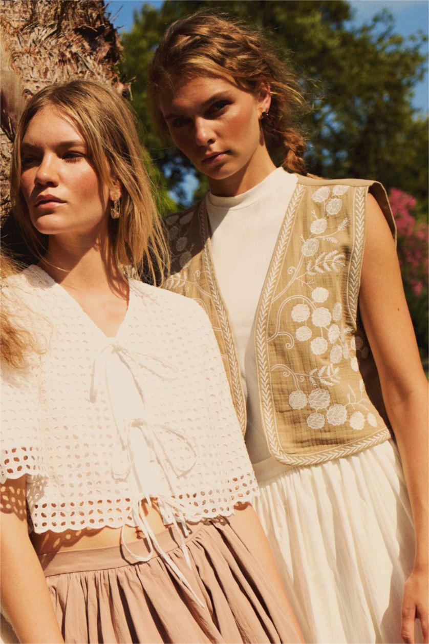 Kadın Vizon Manuka x DeFacto V Yaka İşlemeli Müslin Yelek