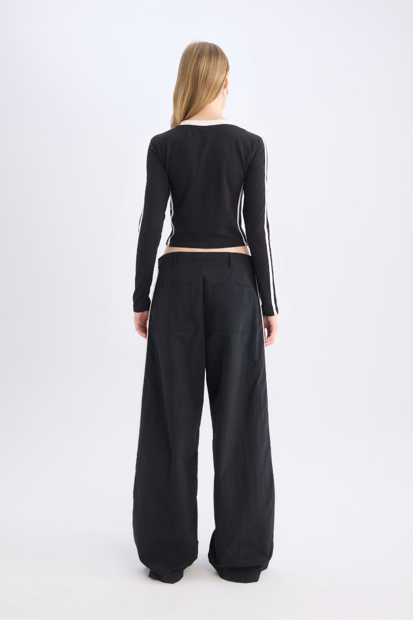 Kadın Siyah Wide Leg Geniş Bol Paça Cepli Şerit Detaylı Normal Bel Pantolon