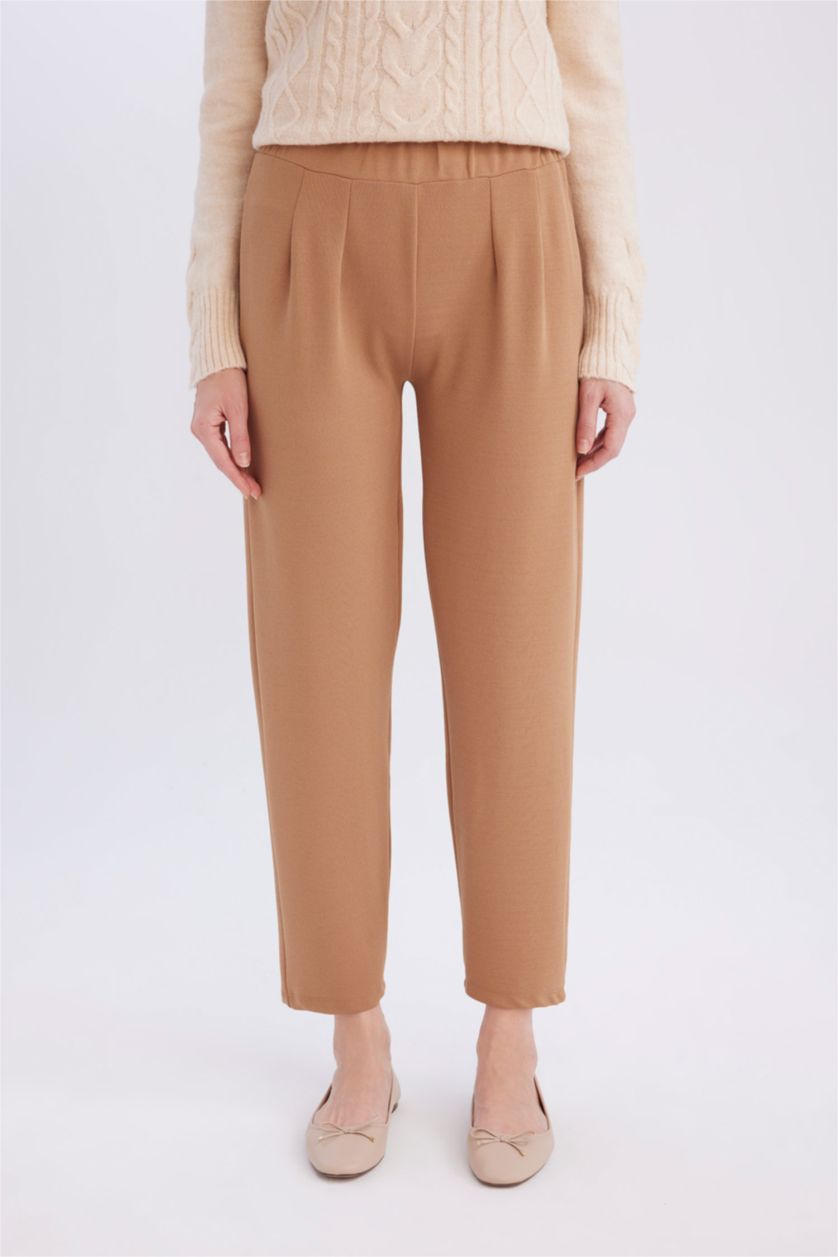 Kadın Açık Camel Pantolon Straight Fit Lastikli Bel Piliseli Basıc