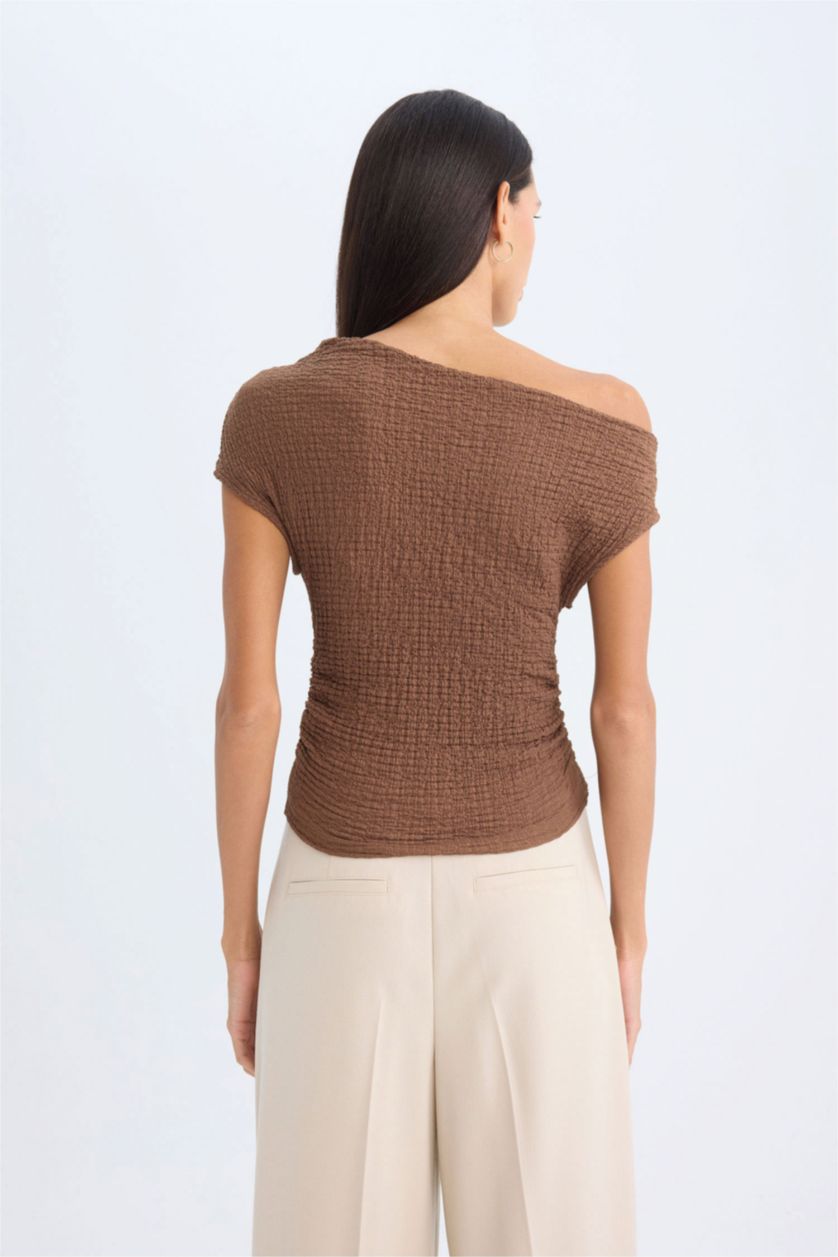 Kadın Kahve Slım Fıt Tek Omuzlu Bürümcük Kısa Kollu Tişört