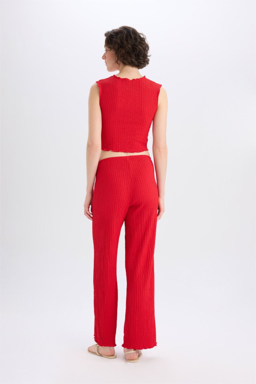 Woman Red Regular Fit Basic Crepe Elastic Waist Trousers