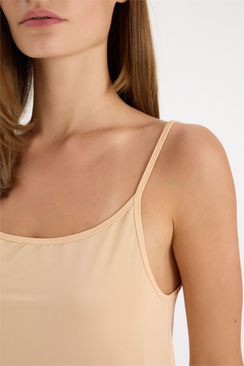 Kadın Bej Askılı Diz Üstü Ten Rengi Kombinezon