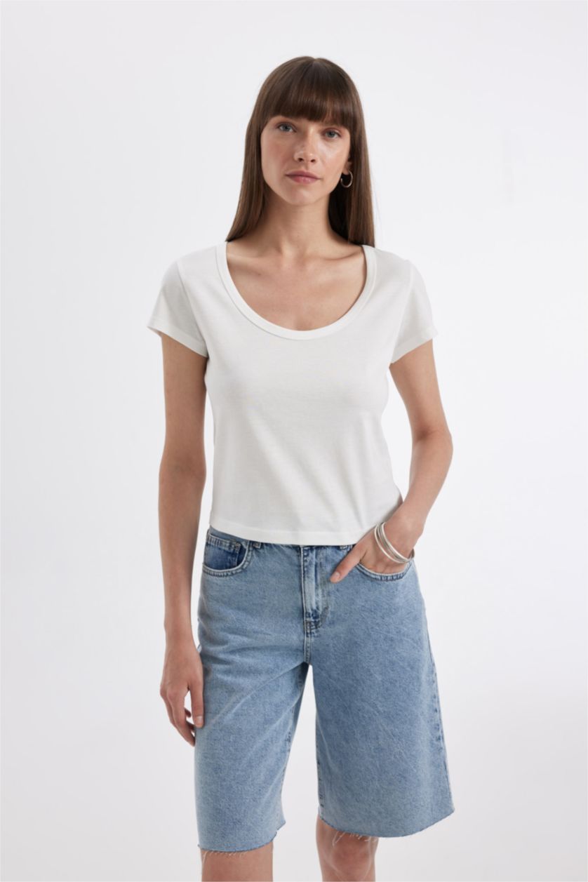 نساء بيج فاتح تيشيرت نص كم قصة عادية برقبة مستديرة