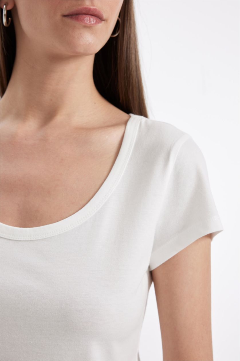 نساء بيج فاتح تيشيرت نص كم قصة عادية برقبة مستديرة