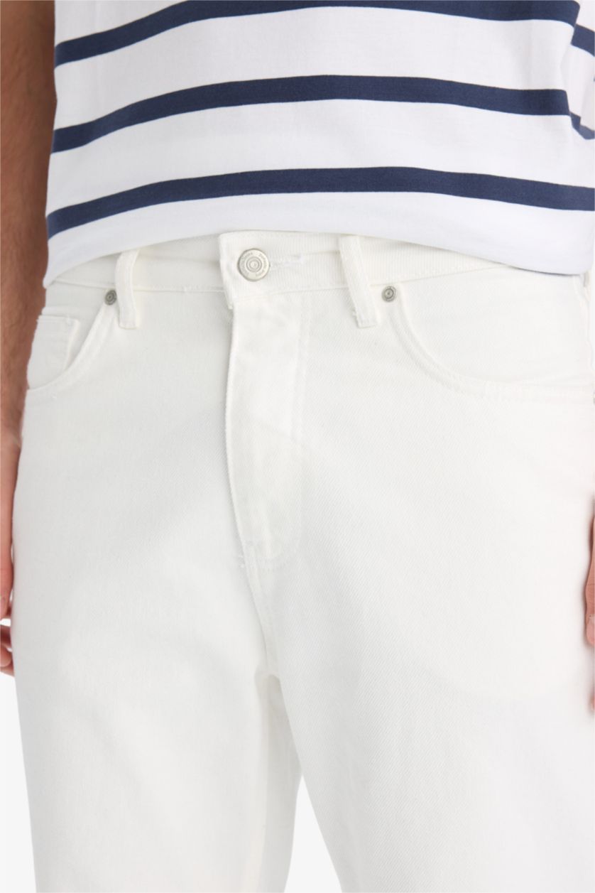 Man White 90's Slim Fit High Waist Narrow Leg Jeans