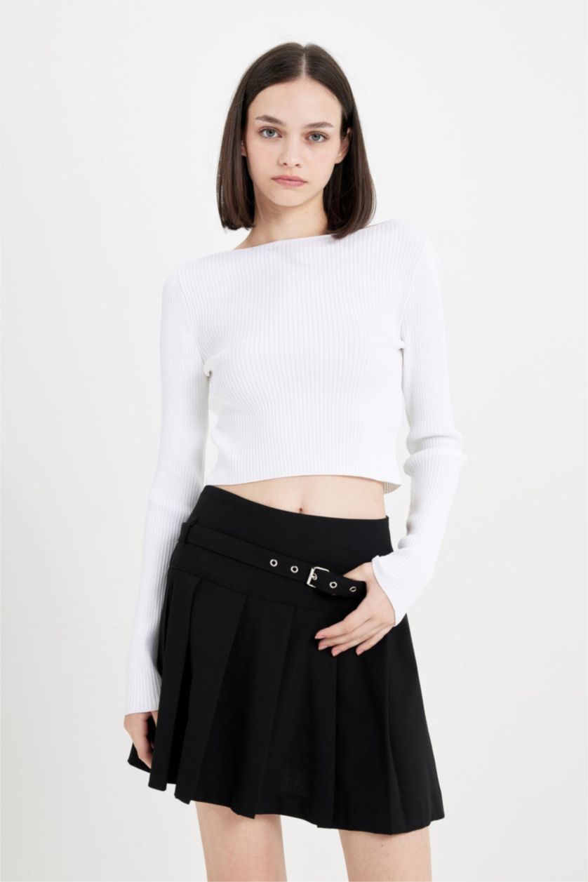 Woman Black Pleat High Waist Mini Skirt