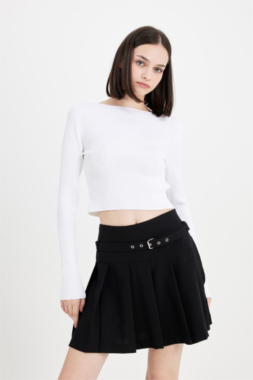 Woman Black Pleat High Waist Mini Skirt