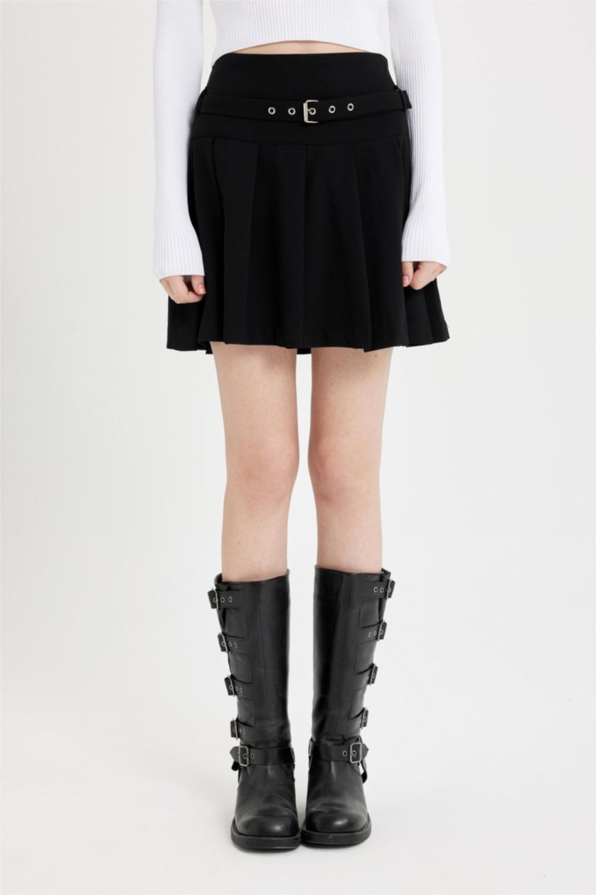 Woman Black Pleat High Waist Mini Skirt