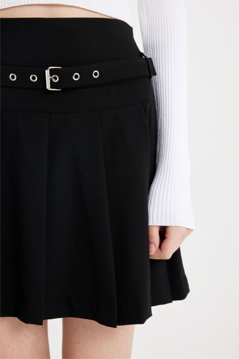 Woman Black Pleat High Waist Mini Skirt
