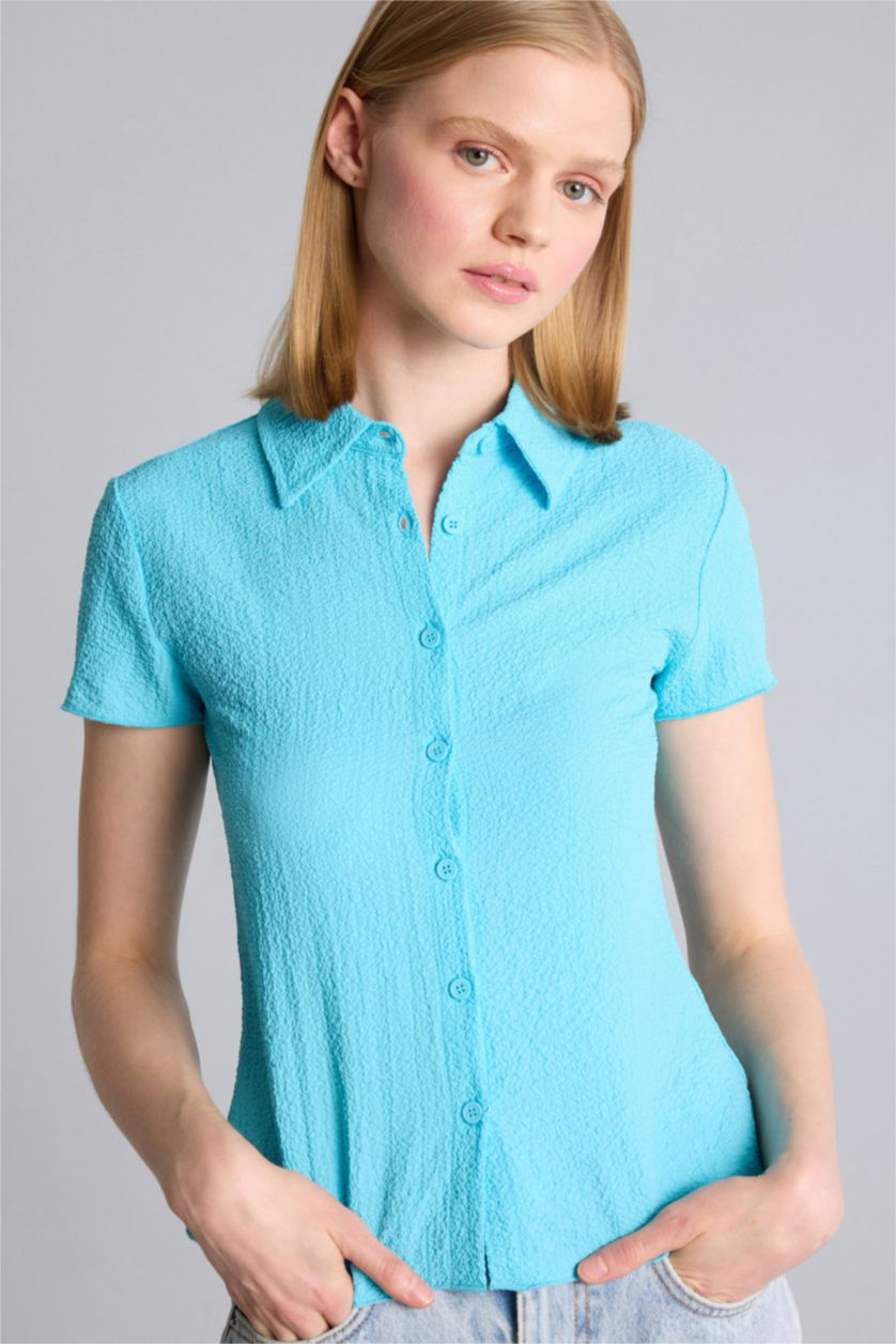 Kadın Deniz Mavisi Fitted Kırışık Dokulu Kumaş Gömlek